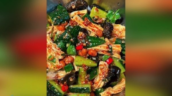 招财猫配资 一份手撕鸡下肚，广东一男子差点肾衰竭！很多人爱吃，医生紧急提醒→